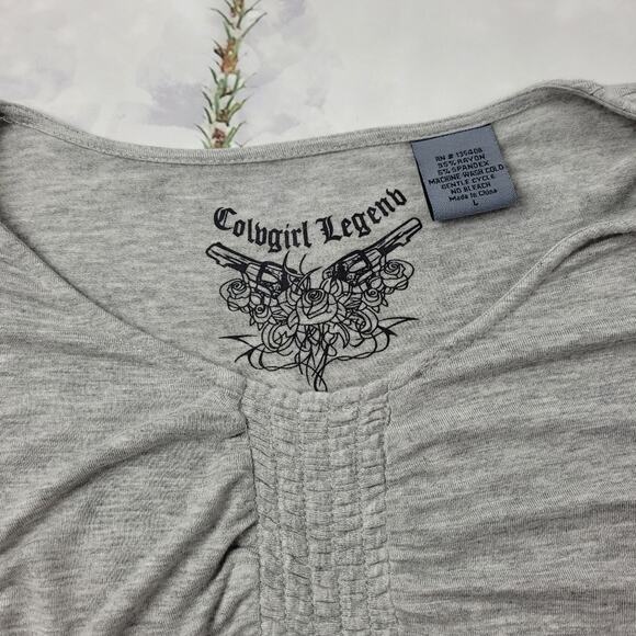 Cowgirl Legend Ruched Boho Embroidered Gray Bell Sleeve Top size Large - Picture 4 of 10